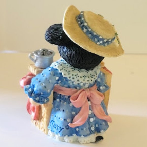 Vintage 1994 Mary’s Moo Moo’s Cow Figurine “Smooches" - Picture 2 of 5